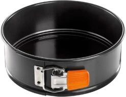 Le Creuset 20cm Springform Round Cake Tin