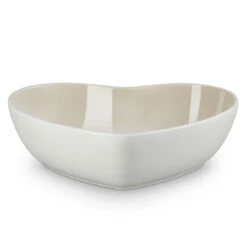 Le Creuset Stoneware Heart Serving Bowl -KNIVES AND TOOLS 821da4ff 8078 4e0c 9dac 14ef63ef7032 16362.1697263485
