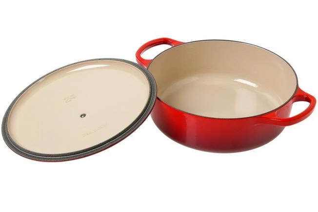 Le Creuset Signature Low Casserole 24 Cm, 3.1L Cherry Red 4 Le Creuset Signature Low Casserole 24 Cm, 3.1L Cherry Red - Image 2