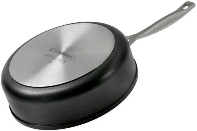 Le Creuset TNS Sautee Pan 24 Cm 3.3L 4 Le Creuset TNS Sautee Pan 24 Cm 3.3L - Image 2