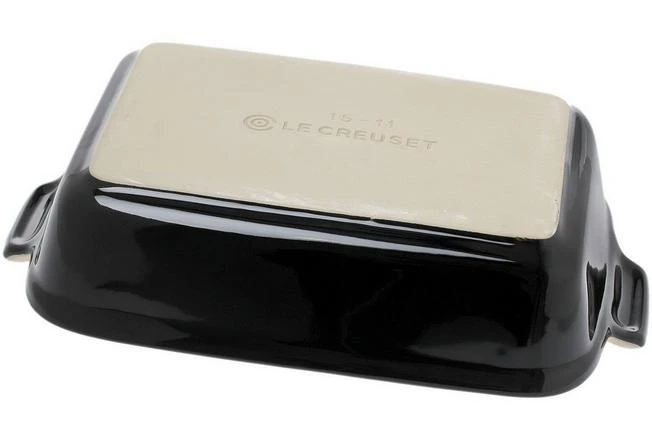 Le Creuset Rectangular Oven Dish 2.4 L, 26 Cm, Black 4 Le Creuset Rectangular Oven Dish 2.4 L, 26 Cm, Black - Image 2