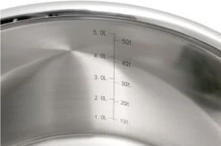 Le Creuset 3-ply Casserole, 24cm, 6L 8 Le Creuset 3-ply Casserole, 24cm, 6L -KNIVES AND TOOLS LC96200624001000 03 le creuset magnetik lc96200624001000 03